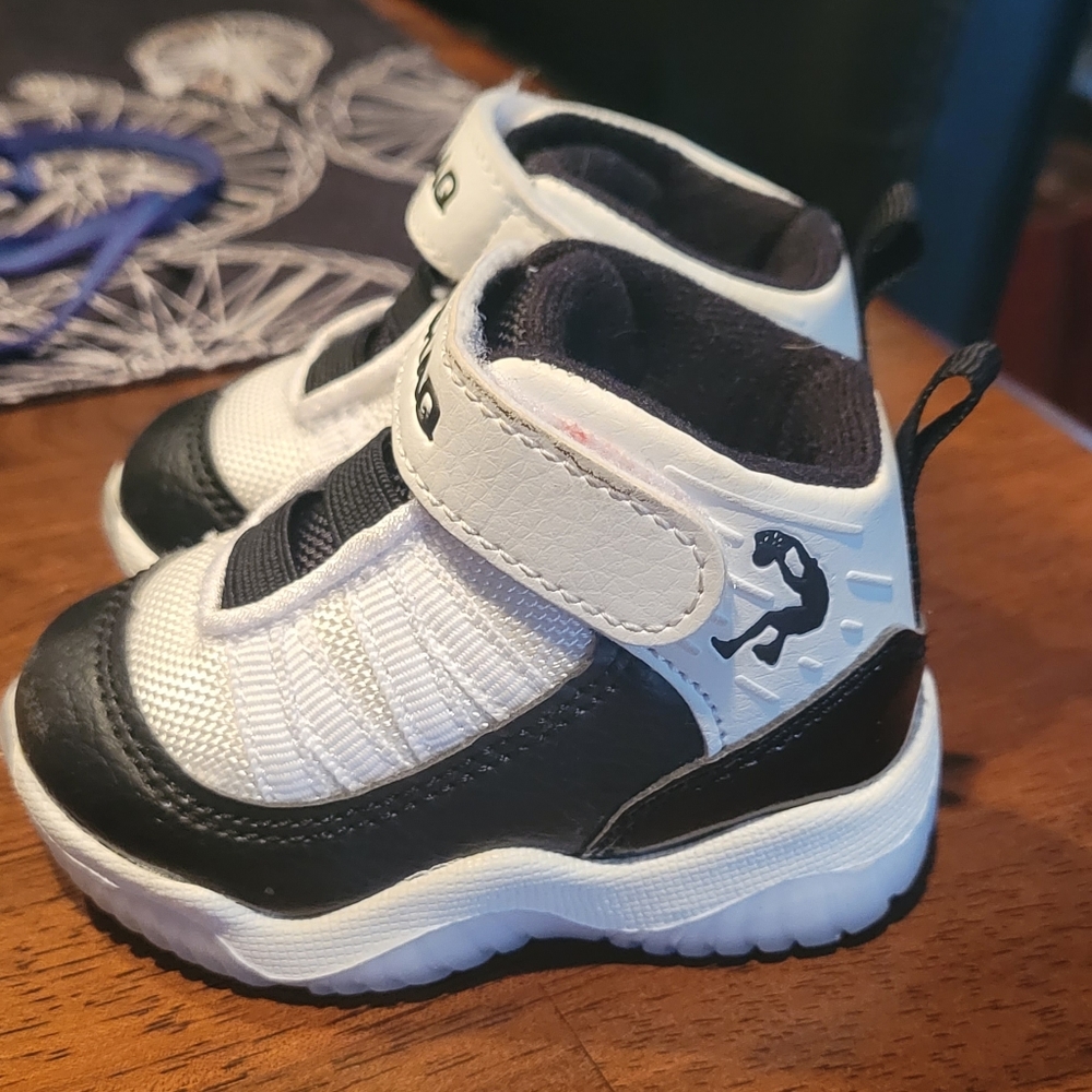 Shaq Ice Retro Basketball Athletic Sneaker - Picture 6 of 11